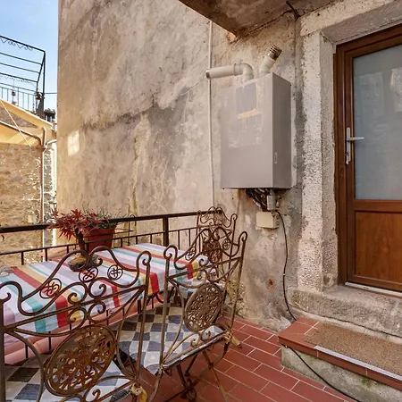 Il Giostro 2 Biassa Apartment