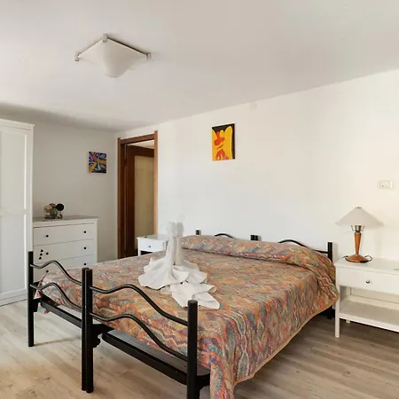 Il Giostro 2 Biassa Apartment